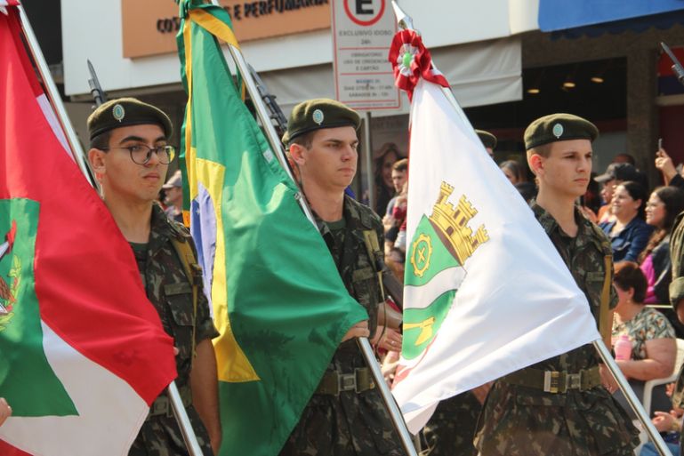 Desfile de 7 de Setembro terá 47 grupos nesta segunda-feira em Brusque