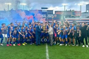Carlos Renaux completa 113 anos e recebe homenagem da FCF