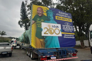 Havan inicia a maior operação de translado de uma Estátua da Liberdade até a loja 200