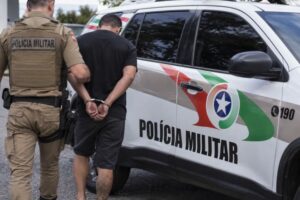 Homem com mandado por dívida de pensão alimentícia é preso em Brusque