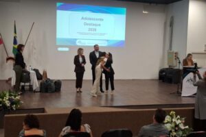 Jovens e parceiros do Programa Novos Caminhos são homenageados em Brusque