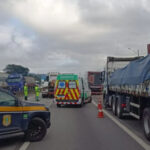 Motociclista morre após colisão traseira na BR-101, em Itajaí