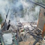 Incêndio destrói residência de madeira em Timbó (SC)