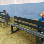 Marcenaria da Secretaria de Obras reforma pontos de ônibus em Brusque