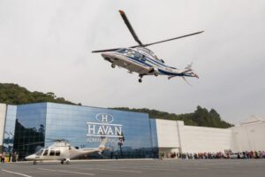 Luciano Hang disponibiliza helicóptero para buscas por aeronave desaparecida em SC