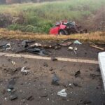 Colisão frontal entre ônibus e carro deixa um morto e um ferido grave na SC-480