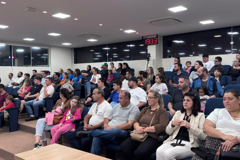Brusque entrega monitores contínuos de glicose para 50 crianças e adolescentes com diabetes tipo 1
