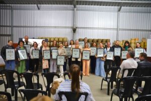Guabiruba lança oficialmente a Rota do Bauer e celebra a tradição do Bauernmalerei