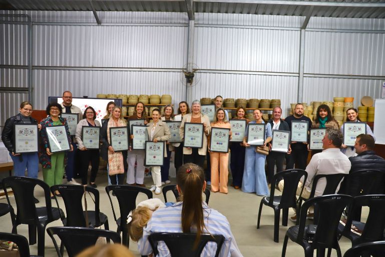 Guabiruba lança oficialmente a Rota do Bauer e celebra a tradição do Bauernmalerei