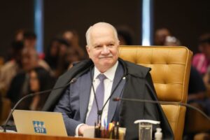 Fachin anuncia que STF avaliará medidas após análise de mensagens envolvendo Vorcaro e Moraes