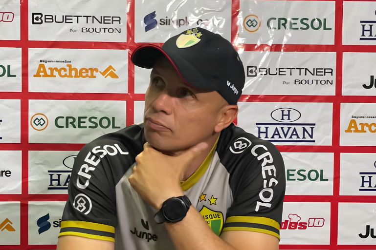 Higo Magalhães mantém confiança no acesso do Brusque: “Vamos lutar até o final”