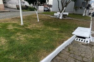 Prefeitura realiza manutenção e revitalização de praça na rua Camboriú, em Santa Rita