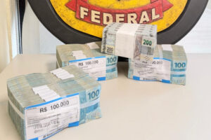 PF apreende R$ 500 mil em espécie com candidato em Florianópolis