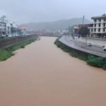 Rio Itajaí-Mirim pode chegar a 4,90 metros em Brusque nesta terça-feira (22/9)
