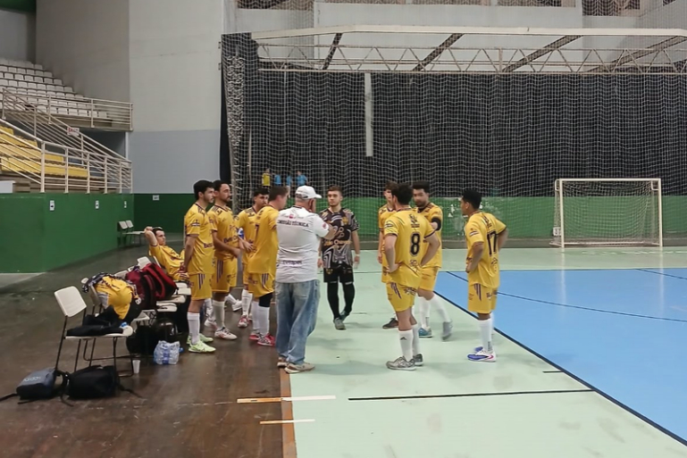Série Ouro do Futsal de Brusque começa com vitórias de Atlético Carioca e Planalto