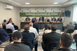 Rubens Angelotti é reeleito presidente da FCF