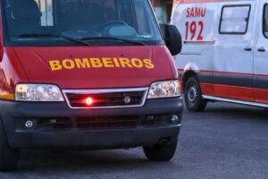 Motociclista fica ferido após colisão com carro em Guabiruba