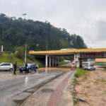 Adutora rompida causa volume de água nas proximidades da Ponte do Maluche