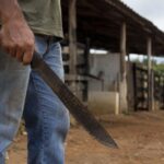 Homem é condenado por matar colega com 34 golpes de facão em Curitibanos (SC)