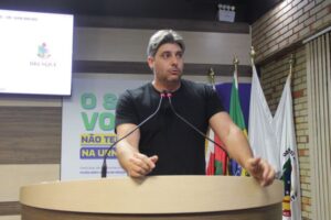 Ivan Bruns detalha ações da Secretaria de Obras em sessão ordinária da Câmara
