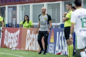 Brusque FC anuncia saída do técnico Higo Magalhães