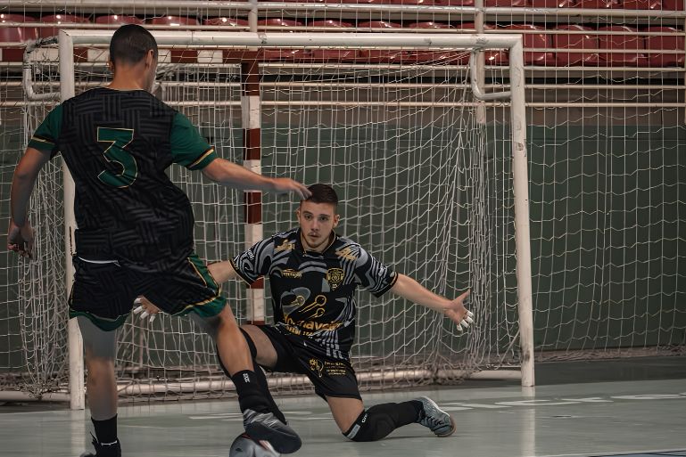 Série Ouro do Futsal tem goleadas e destaque para artilheiro com cinco gols