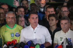 Flávio não reconhece vitória de Lula e tentará anulação do pleito