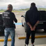 Suspeito de comprar arma para matar ex é preso ao desembarcar em aeroporto de SC