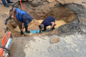 Moradores de Brusque enfrentam falta de água após rompimento de adutora