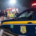 Motorista de 44 anos morre após colisão entre carro e caminhão na BR-101, em Itapema
