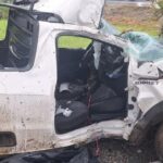 Jovem de 25 anos morre após carro sair da pista e bater contra poste em SC