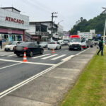 AGORA: Homem é atropelado na faixa de pedestres na rodovia Antônio Heil, em Brusque