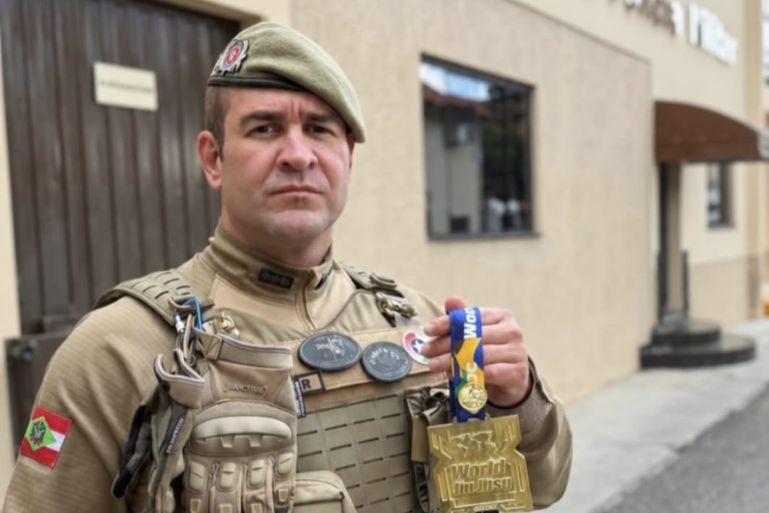 Major da PM de Brusque conquista ouro em campeonato mundial de jiu-jitsu