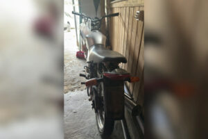 Polícia Civil encontra moto sem placa em Brusque com registro de furto