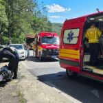 Colisão entre carro e moto deixa duas pessoas feridas na BR-280