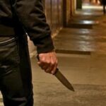 Homem esfaqueia duas pessoas e termina preso após perseguição em Brusque