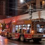 Casal deixa cachorro para salvar vizinhos durante incêndio em Brusque