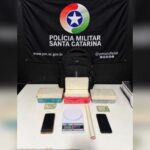 Mais de 8,6 kg de cocaína são apreendidos e duas pessoas são presas em Itajaí
