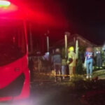 Incêndio em casa de madeira mata jovem grávida e pai em Santa Catarina