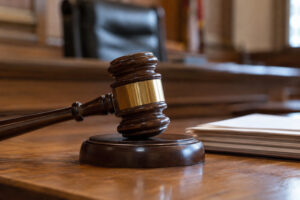 Padrasto que agrediu bebê de um ano com celular é condenado por tortura em SC