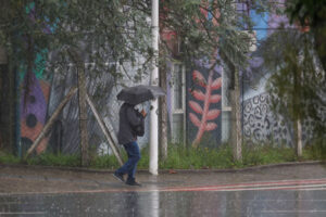 Fim de semana começa com chuva intensa e volumosa em Santa Catarina