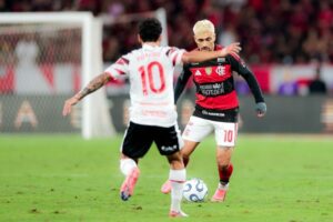 Flamengo é eliminado da Libertadores após perder nos pênaltis no Maracanã