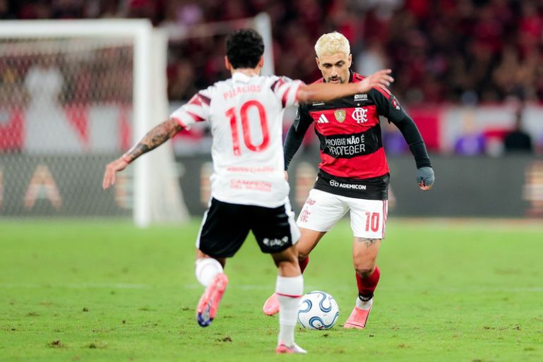 Flamengo é eliminado da Libertadores após perder nos pênaltis no Maracanã