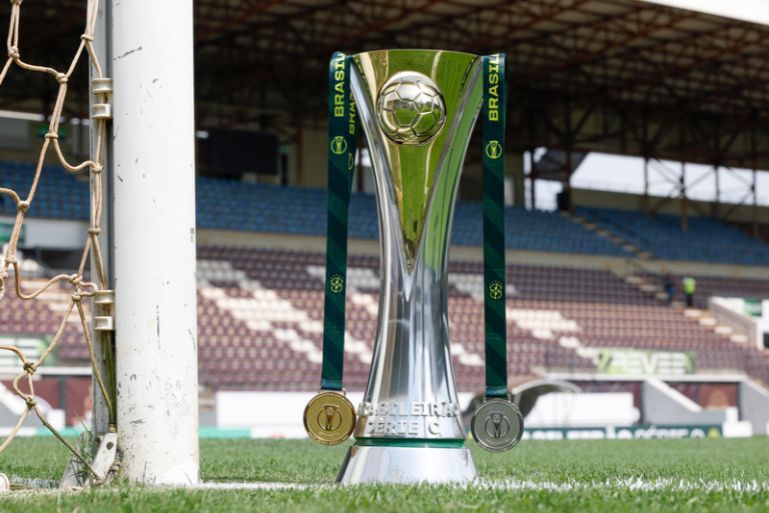 Título do Maringá encerra última Série C com 20 clubes