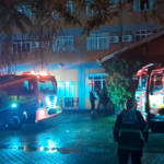 Incêndio em hotel mobiliza bombeiros no Centro 2, em Brusque