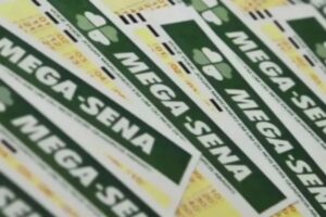 Aposta de Brusque fica a um número de premiação milionária da Mega