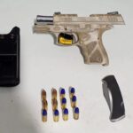 Motorista faz “cavalo de pau”, tenta fugir da PM e é flagrado com pistola