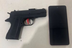 Homem confessa roubo e revela esconderijo de celular e arma falsa em Gaspar