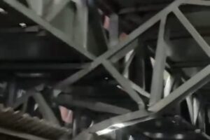 Torcedores apontam danos em arquibancada visitante da Arena Simon