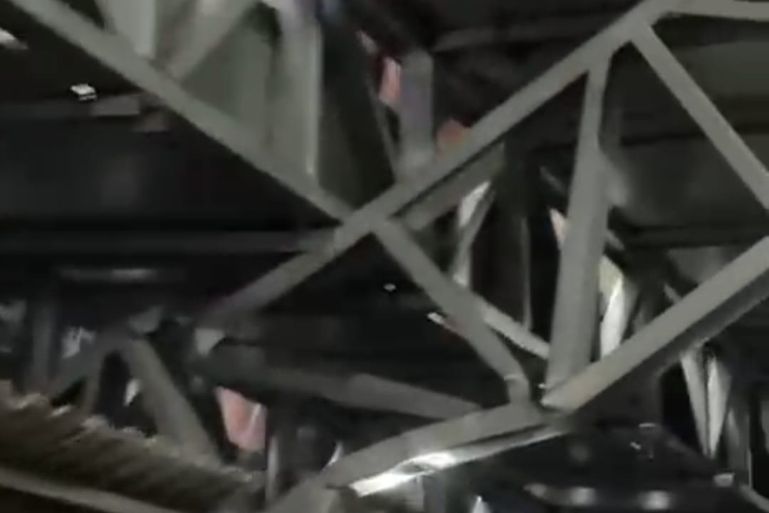 Torcedores apontam danos em arquibancada visitante da Arena Simon